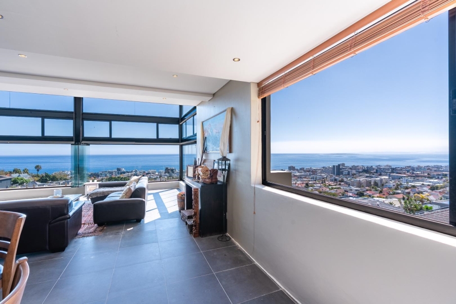 5 Bedroom Property for Sale in Fresnaye Western Cape